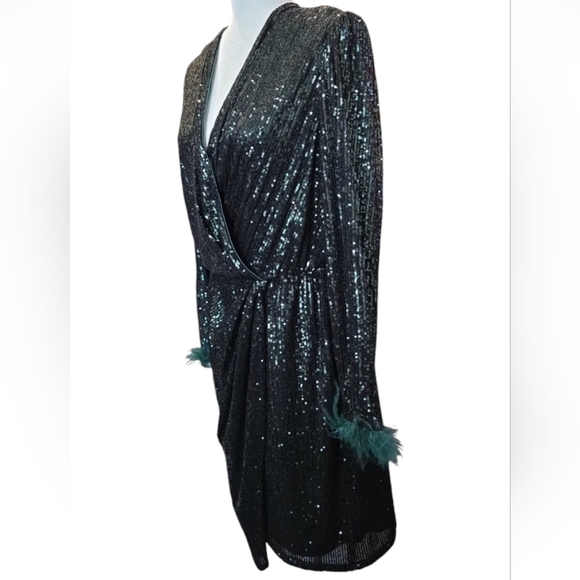 Nicole Miller Emerald Green Long Sleeve Sequin Dress. Size 14 - Picture 4 of 9